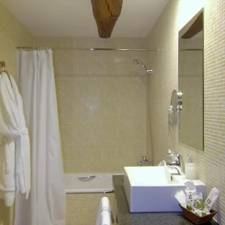 Luxury Stone בית נופש ז'ירונה